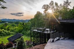 2025 (NEW) MTN RESORT: A+ LOCATION, VIEWS, PRIVACY, POOL. PRIVATE DEER SANCTUARY